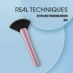 🌟🆕📦 *BNIB* REAL TECHNIQUES | FULL | Extra Big Finishing Brush - 454